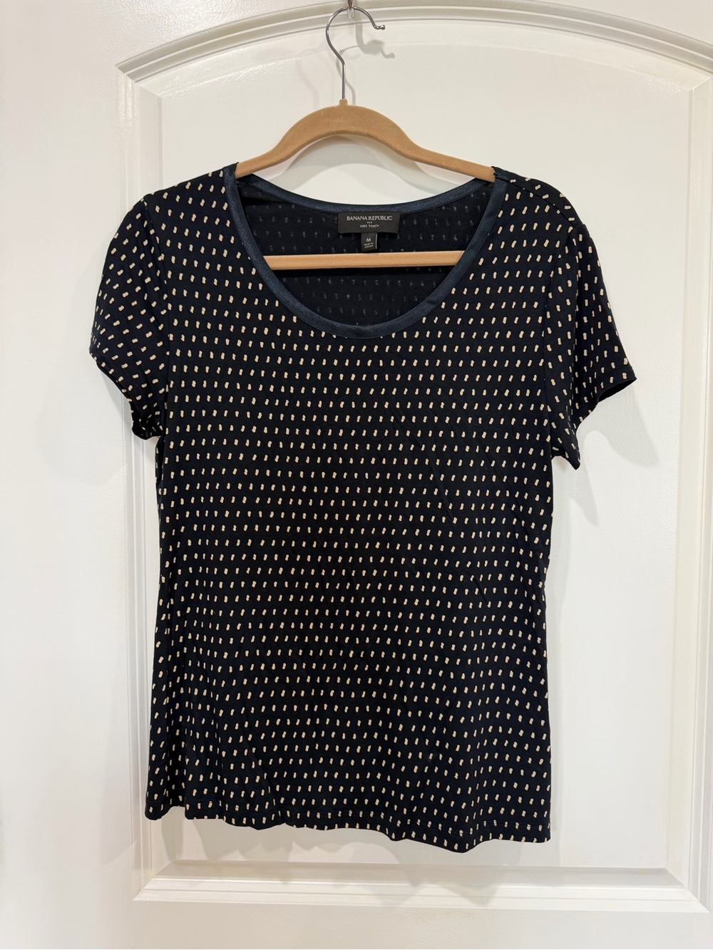 Banana Republic Black Short-Sleeve Scoop Neck Top with Cream Dot Print